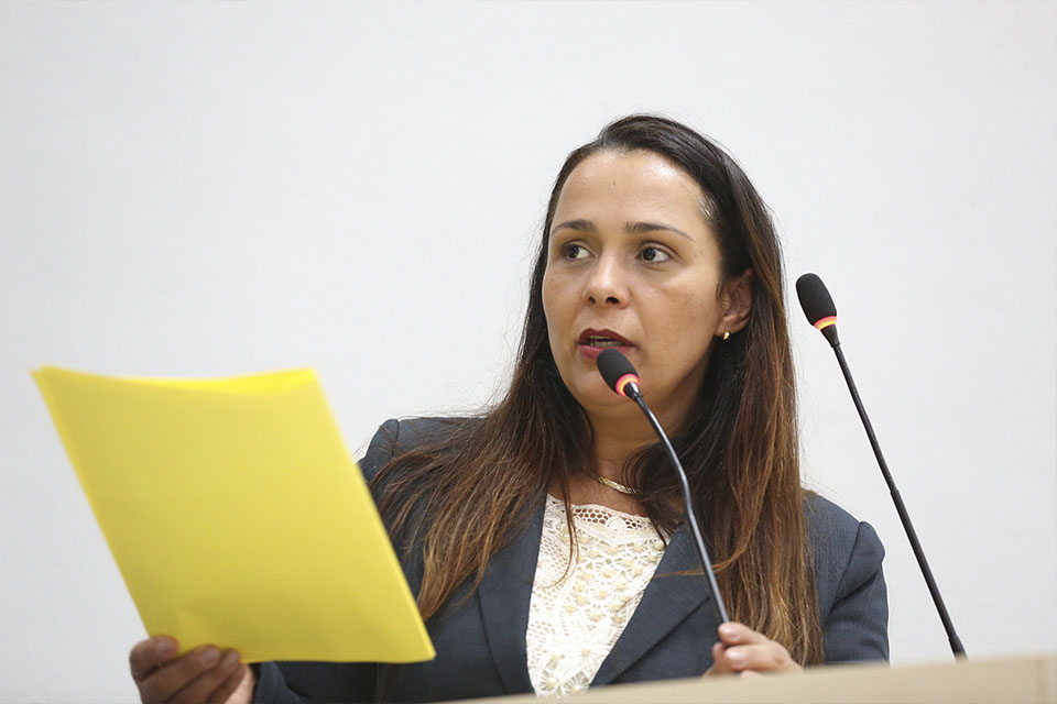 Rosangela Donadon tem leis aprovadas e que beneficiam pacientes renais crônicos e com câncer bucal