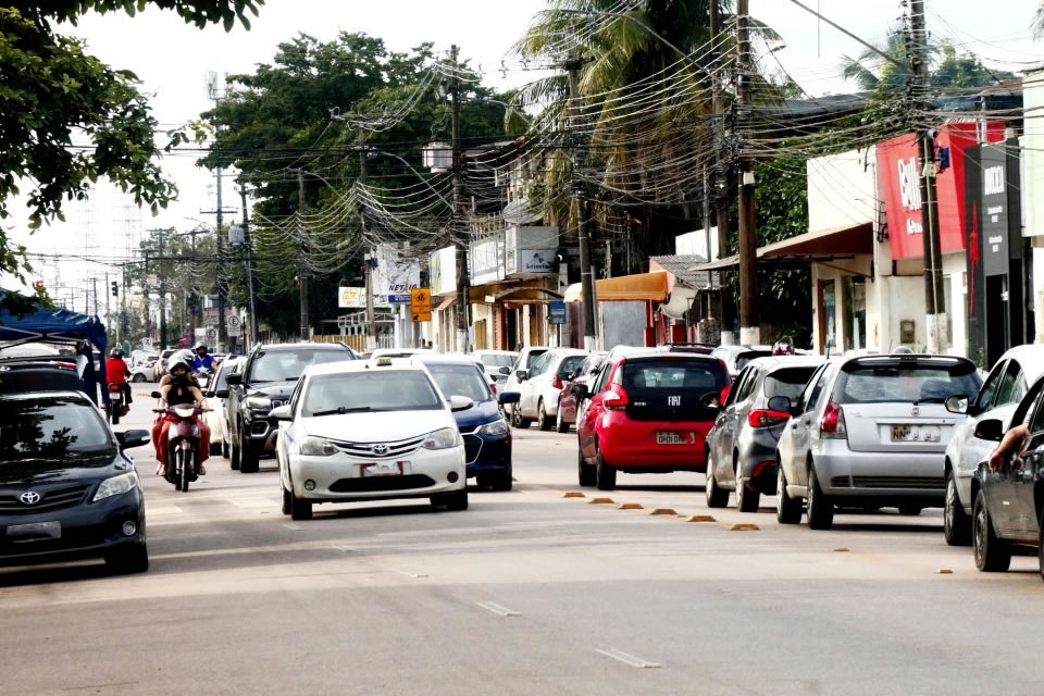 Veículos com placa final 4 devem ter licenciamento regularizado sem multas até 30 de abril