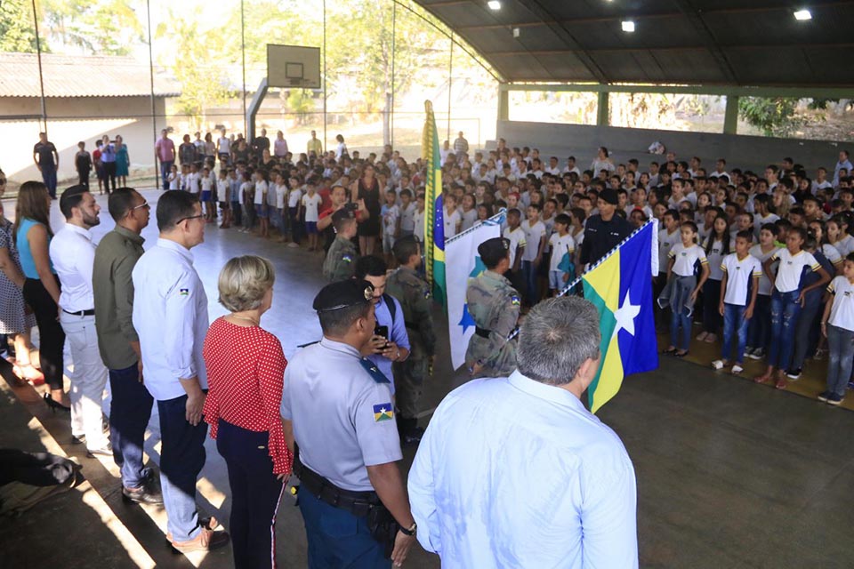 Escola militar em Ji-Paraná garante nova filosofia de trabalho e respeito ao civismo