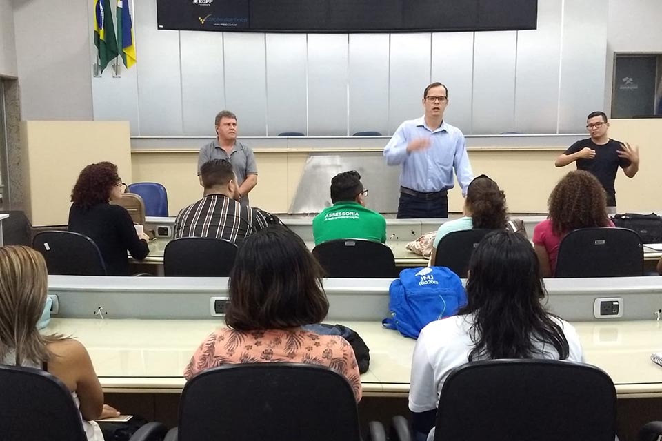 Três cursos abrem grade de novembro da Escola do Legislativo