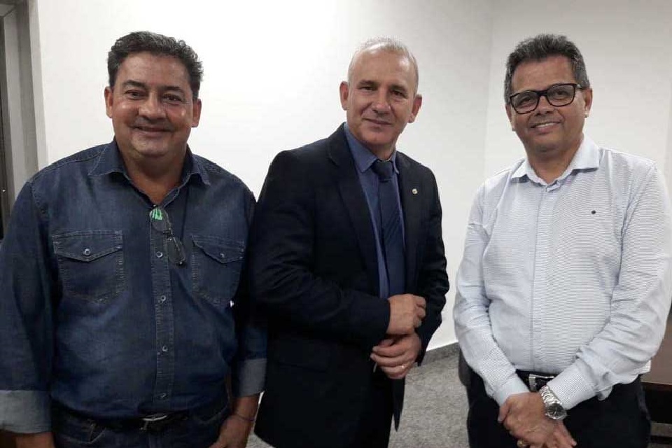 Ezequiel Neiva recebe prefeito de Colorado para tratar de investimentos no Município