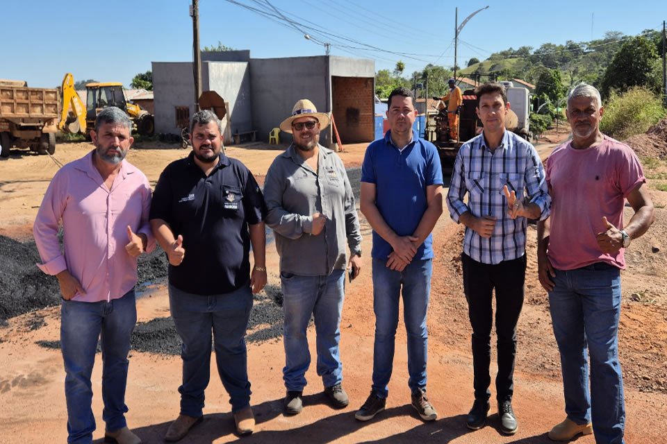 Prefeito Jurandir agradece governador Marcos Rocha e deputado Jean Oliveira por obras de asfalto em Santa Luzia d’Oeste