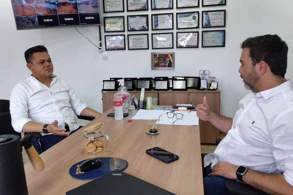 Vereador Isaque Machado cobra agilidade em obras para a Zona Sul de Porto Velho em reunião com Secretário Adjunto de Obras