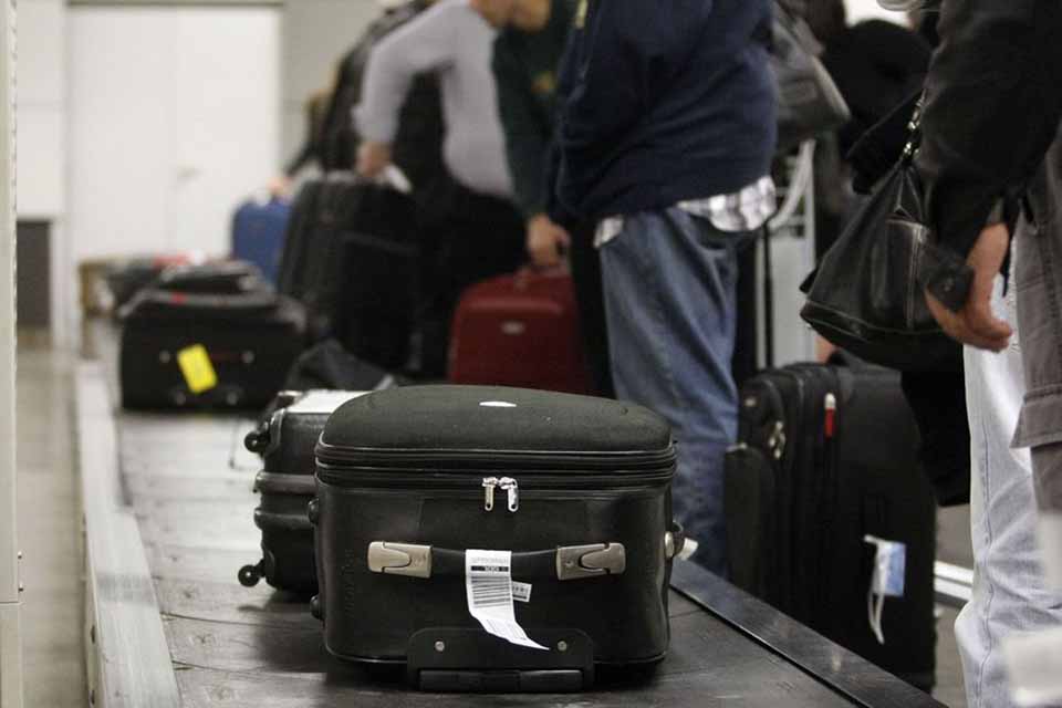 Aprovado o fim da cobrança por despacho de bagagem em voos