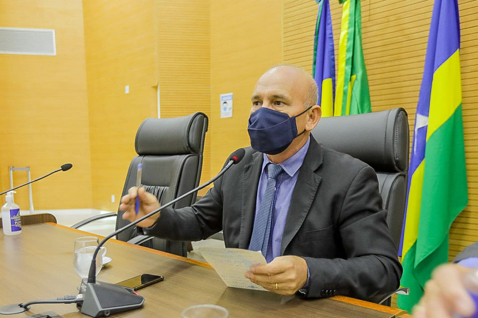 Deputado Ezequiel Neiva assegura R$ 150 mil para compra de testes de Covid e aquisição de medicamentos para atender Cerejeiras