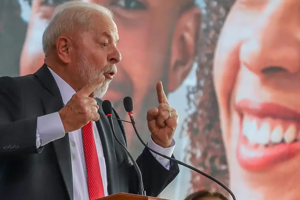 Lula anuncia obras do PAC Seleções com R$ 23 bilhões em investimentos