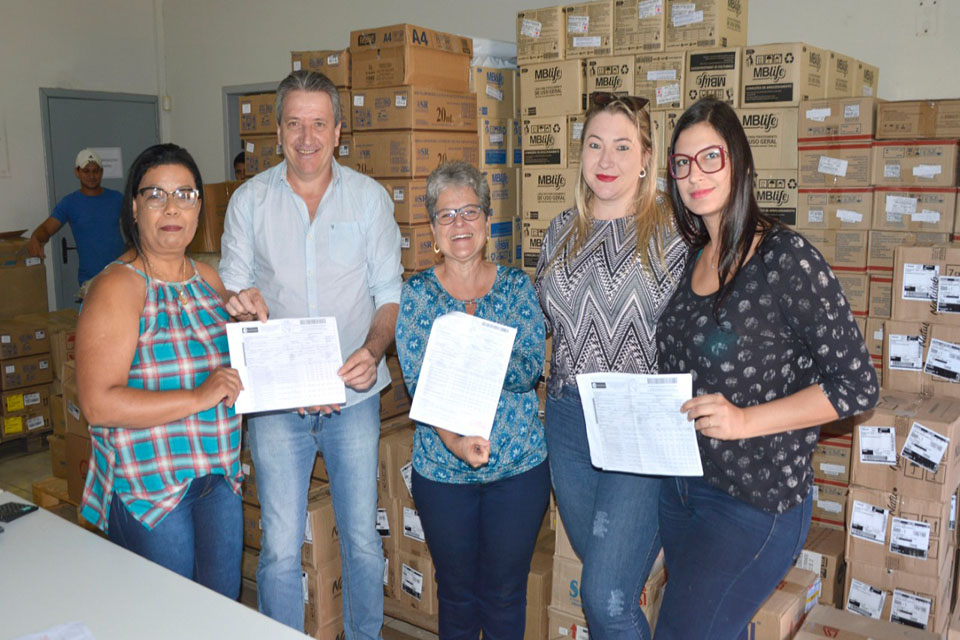 Prefeitura recebe medicamentos adquiridos com emenda entregue por Jaqueline Cassol