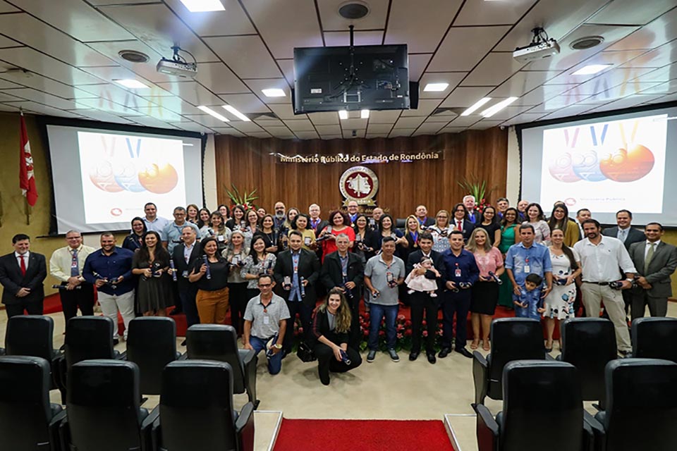 MP de Rondônia faz outorga da Medalha de Bons Serviços Prestados a Membros e Servidores