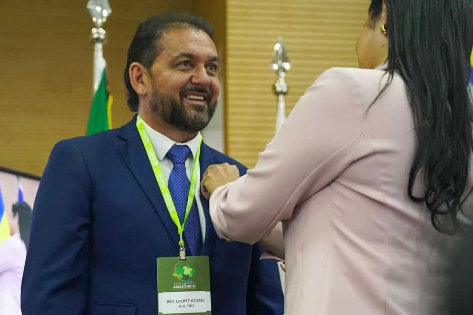 Deputado Laerte Gomes toma posse na presidência do Parlamento Amazônico