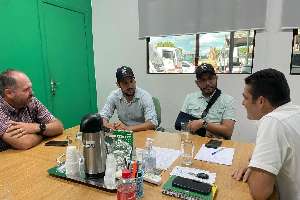 Vereador Adalto de Bandeirantes articula com a Semagric melhorias nas estradas rurais de Porto Velho