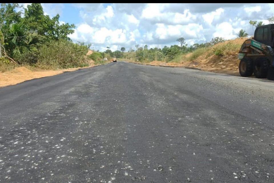 Alan Queiroz indica ao DER a construção de lombada em rodovia de Machadinho 