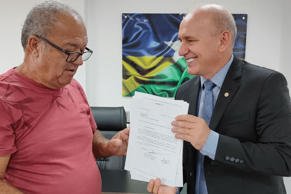 Ezequiel Neiva assegura recurso para compra de ambulância ao distrito de Vista Alegre do Abunã