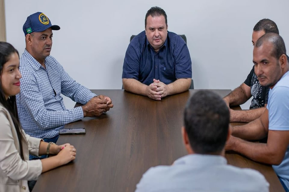 Luís do Hospital discute melhorias na infraestrutura viária de Theobroma