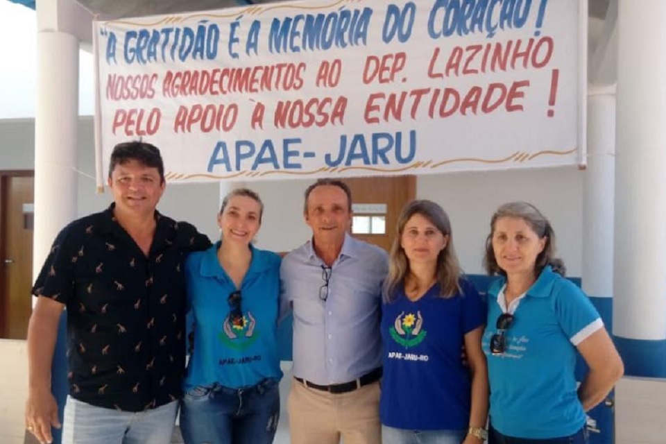 APAE de Jaru e deputado Lazinho da Fetagro comemoram reforma e ampliação de salas de aula