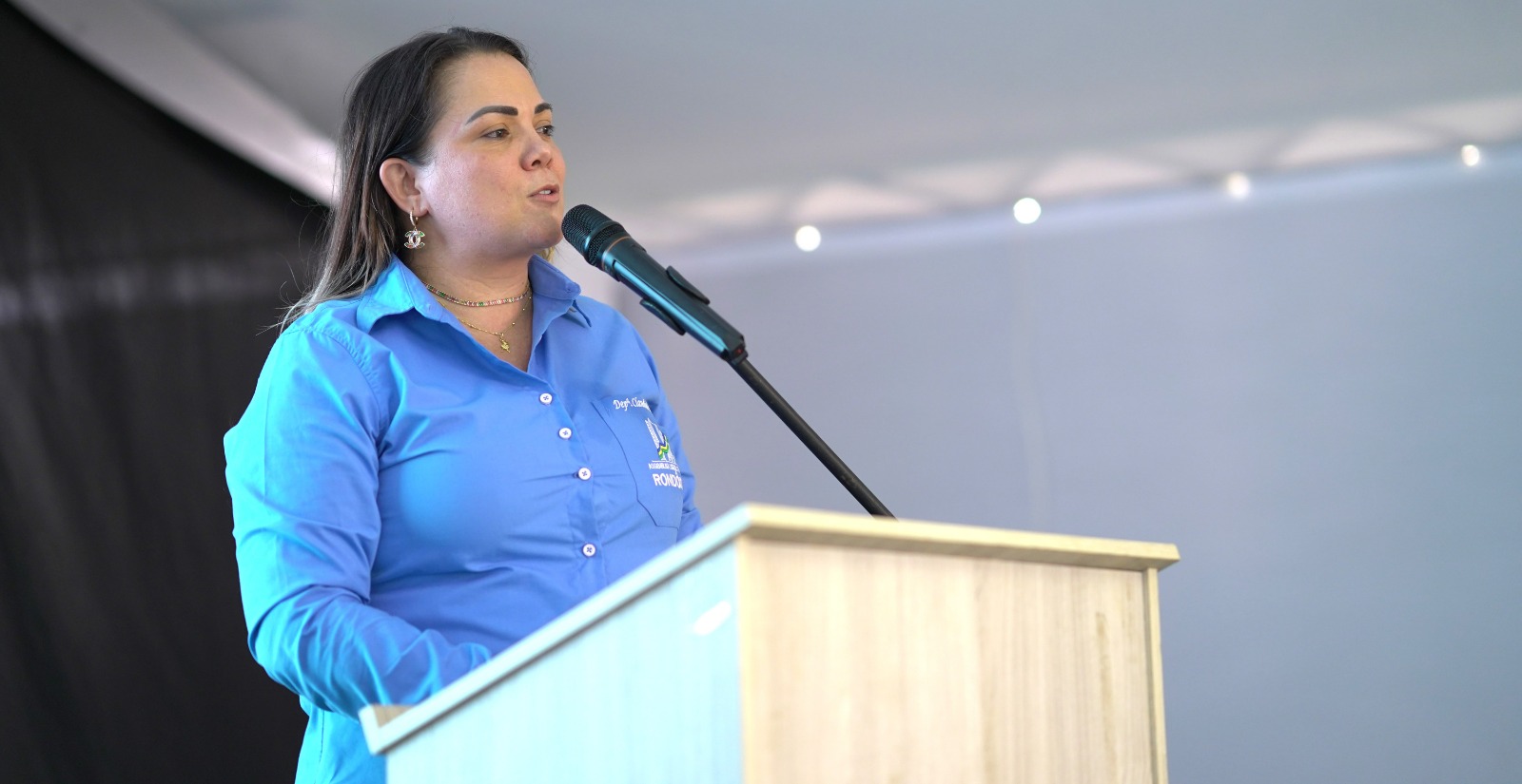 Cláudia de Jesus cobra política com responsabilidade durante sessão itinerante em Machadinho
