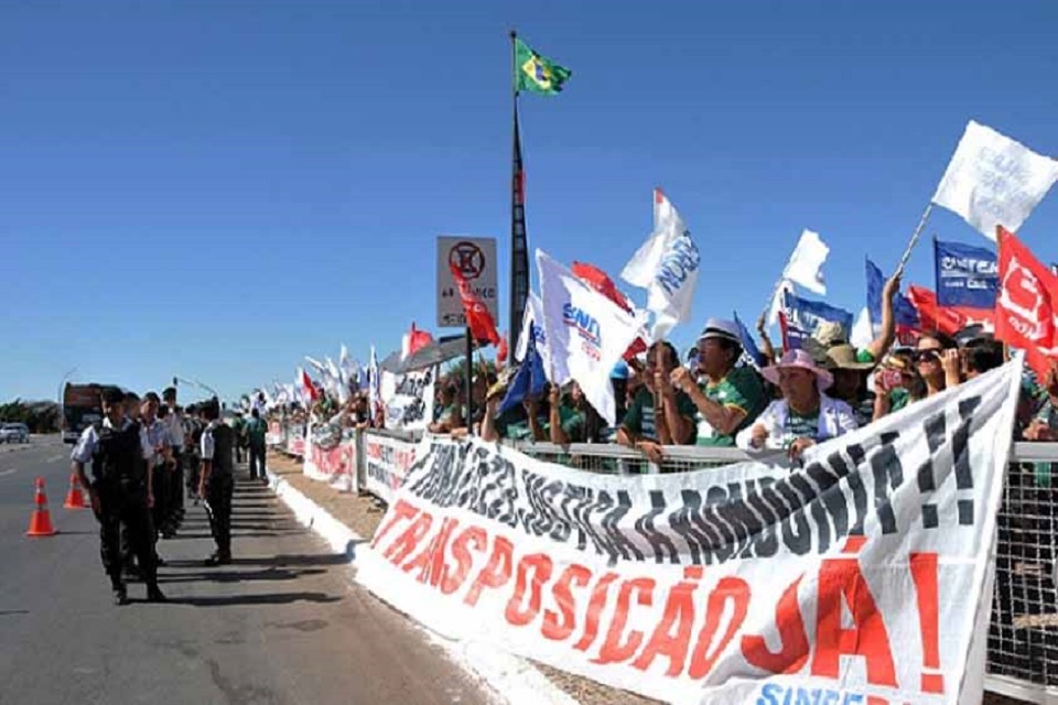 Deputado Chrisóstomo anuncia para hoje a assinatura do Decreto da Transposição de Servidores