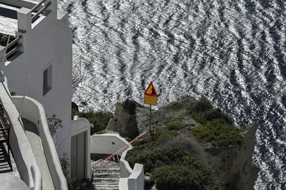 Aumento de tremores em Santorini levanta temor sobre erupção vulcânica