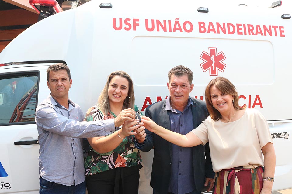 Deputado Edson Martins participa da entrega de ambulância semi-UTI em União Bandeirante