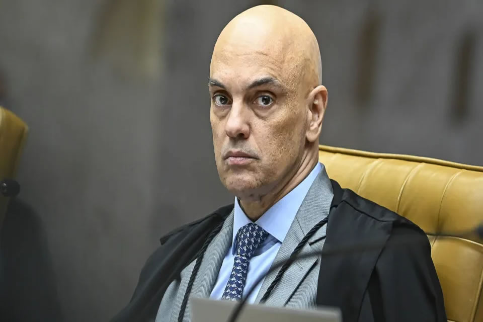 Moraes ataca big techs em julgamento no STF e fala em modelo agressivo e perverso