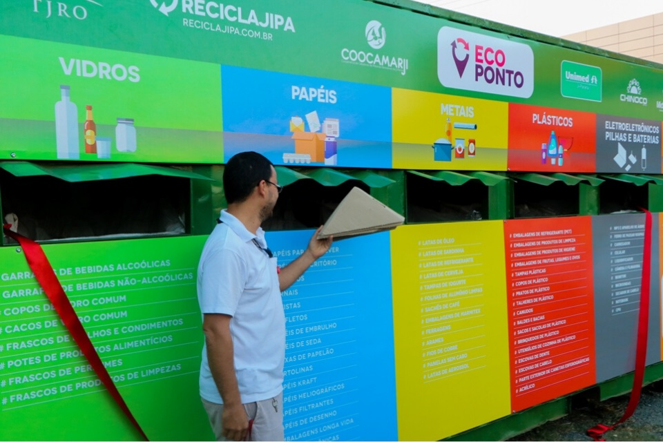 Coleta Seletiva: Semeia orienta a população para utilizar Ecoponto corretamente