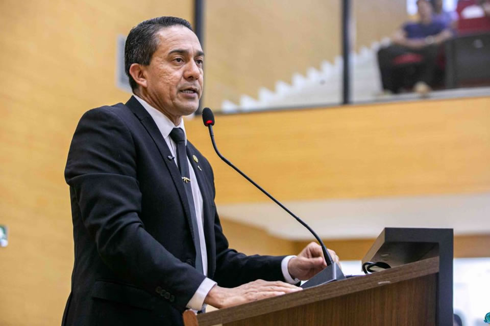 Eyder Brasil defende poder de decisão popular em audiência sobre emancipação de distritos