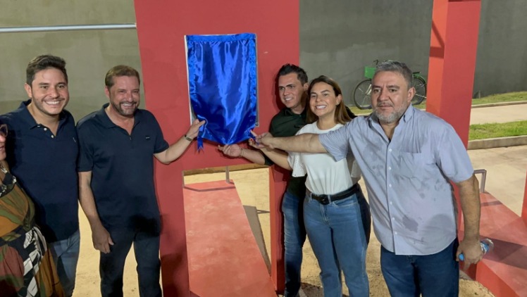 Vereador Everaldo Fogaça participa da inauguração da Praça das Camélias no bairro Eldorado
