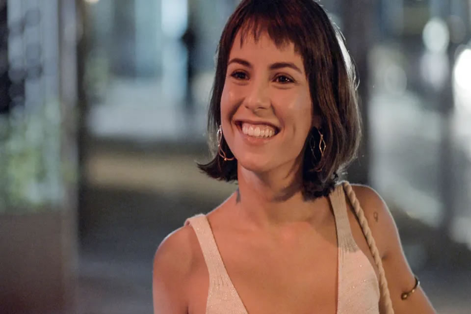 Andréia Horta reflete sobre homem misógino e ardiloso em post; internautas veem indireta para Cauã