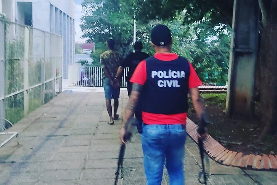 Polícia Civil prende suspeito de praticar homicídio com armas de fogo em União Bandeirantes
