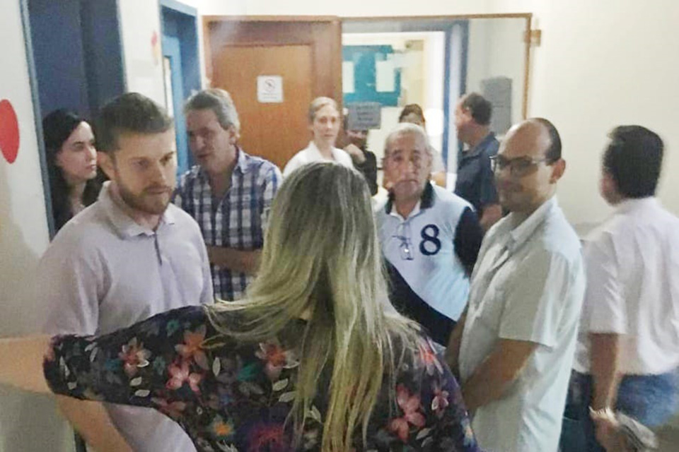 Prefeito, Justiça, vereador e secretários de Saúde fazem vistoria surpresa ao Hospital Regional