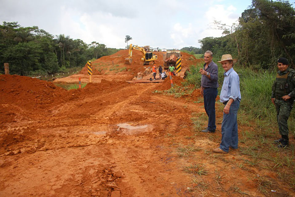 Pontes na RO-257, ligando Machadinho do Oeste a Ariquemes, são recuperadas pelo DER