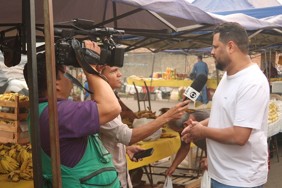 Samuel Costa ouve demanda de feirantes na Zona Sul de Porto Velho