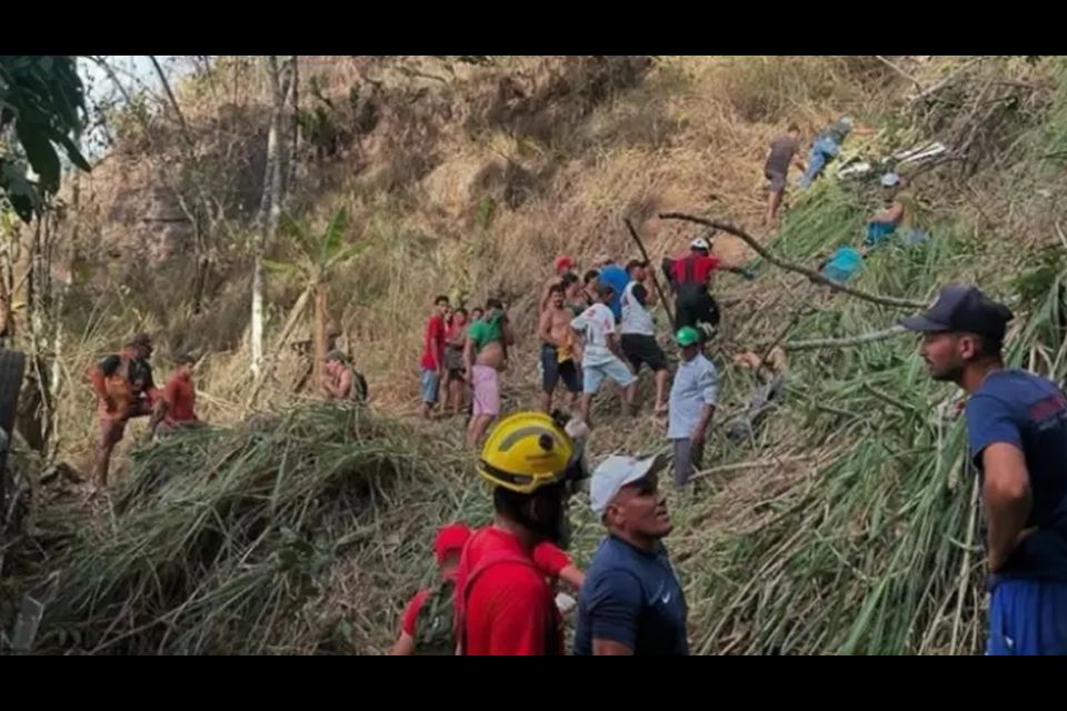 Acidente com ônibus escolar faz 17 mortos e 28 feridos em Alagoas