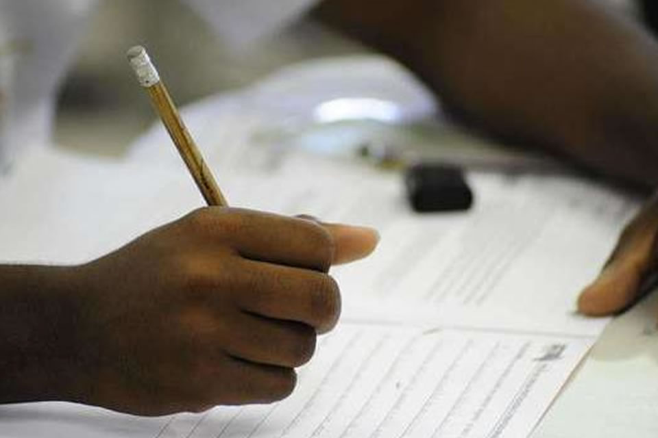 Começa vigorar lei de Cláudia de Jesus que reserva 20% das vagas em concursos para população negra