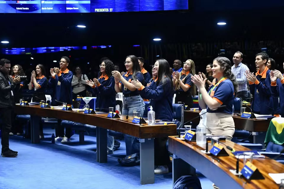 Estudantes rondonienses são selecionadas para etapa estadual do Programa Jovem Senador 2025-2026