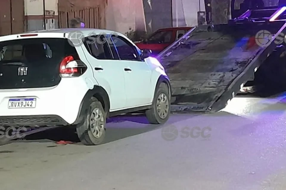 Vítimas são amarradas durante roubo de carro e equipe da PM age rápido