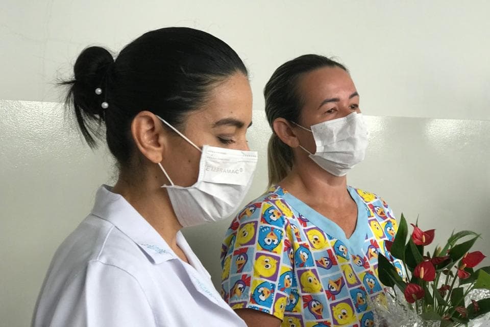 Enfermeira recuperada da Covid-19 volta ao trabalho em Rondônia como exemplo de superação e inspiração