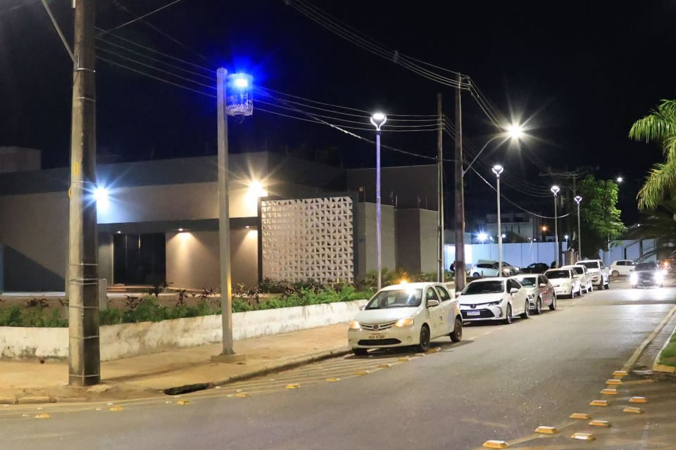 Emdur conclui instalação de postes ornamentais no entorno do Porto Velho Shopping