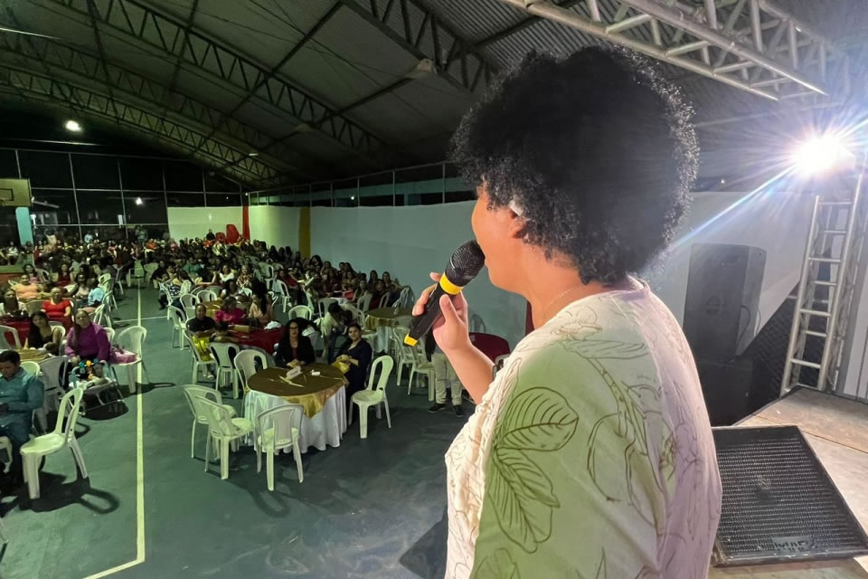 Deputada Sílvia Cristina participa da inauguração do barracão da feira em Parecis
