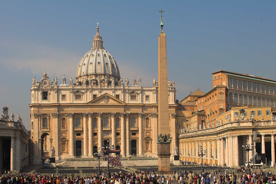 Secretário do Vaticano se reúne com ativistas LGBT