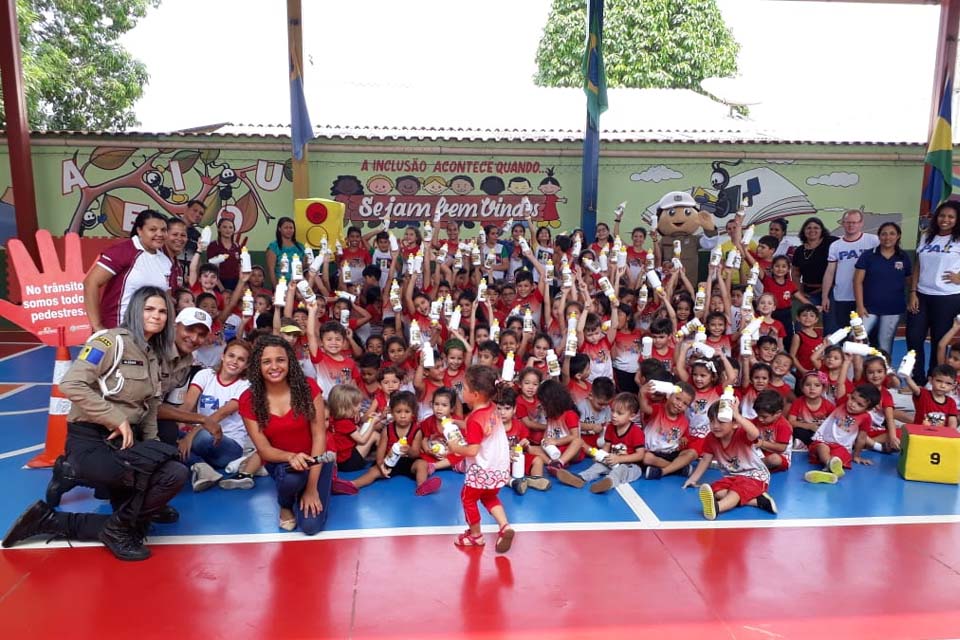 Semtran leva educação de trânsito a mais uma escola da capital