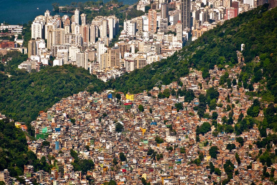 Renda recua e Brasil se torna o 9º país mais desigual do mundo