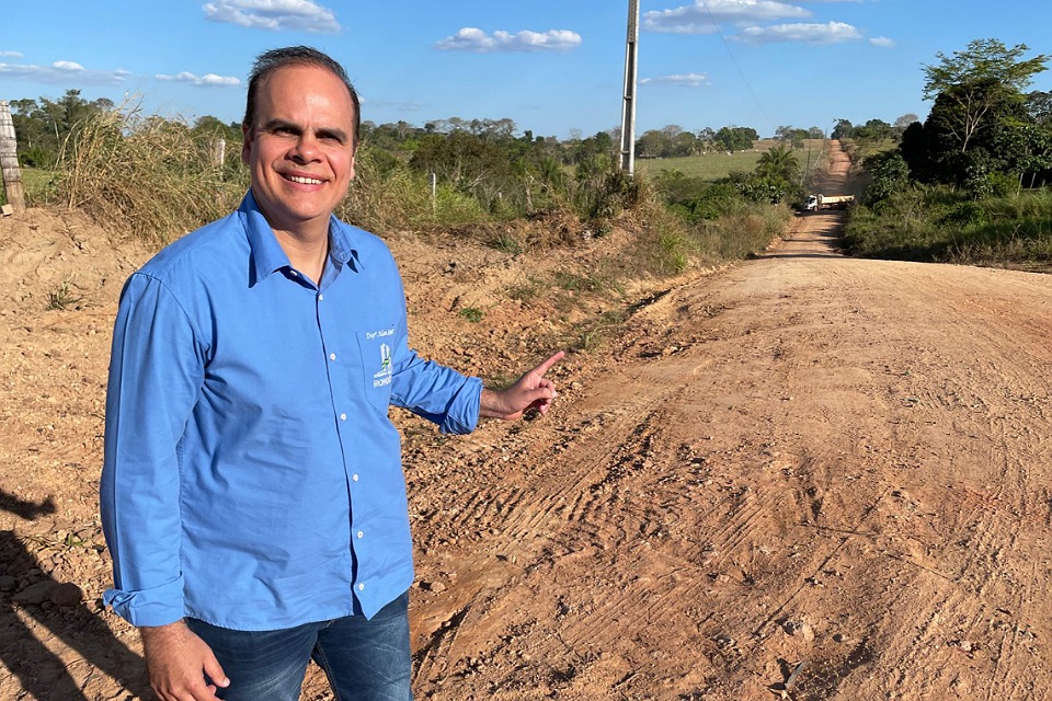 Deputado Alan Queiroz indica a revitalização de estrada rural em Candeias do Jamari
