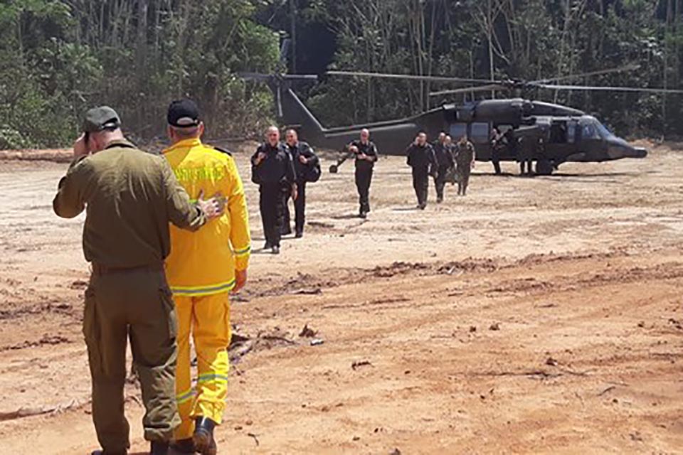 Após 4 dias em reserva para controlar incêndios israelenses vão embora de Rondônia 