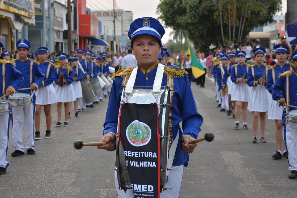 Instituições de ensino de Vilhena e Colorado participam do desfile cívico-militar