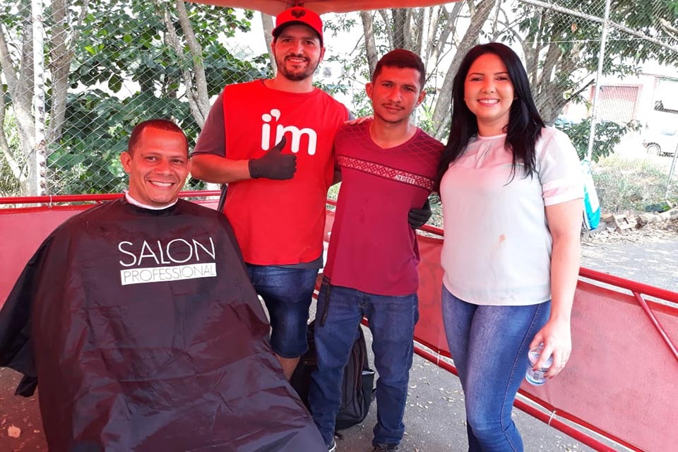 Cristiane Lopes realiza Ação Social em homenagem ao Dia do Feirante