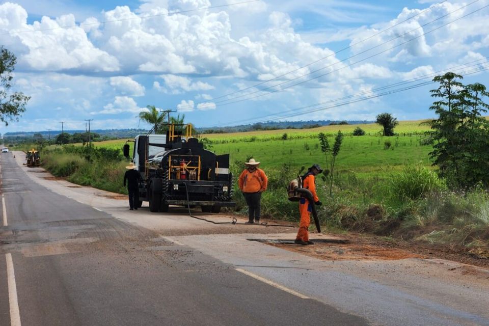 Governo de RO avança na recuperação de 22 quilômetros da RO-010, entre Nova Estrela e Rolim de Moura