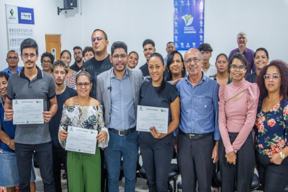 Concluídos cursos da Escola do Legislativo na capital e interior