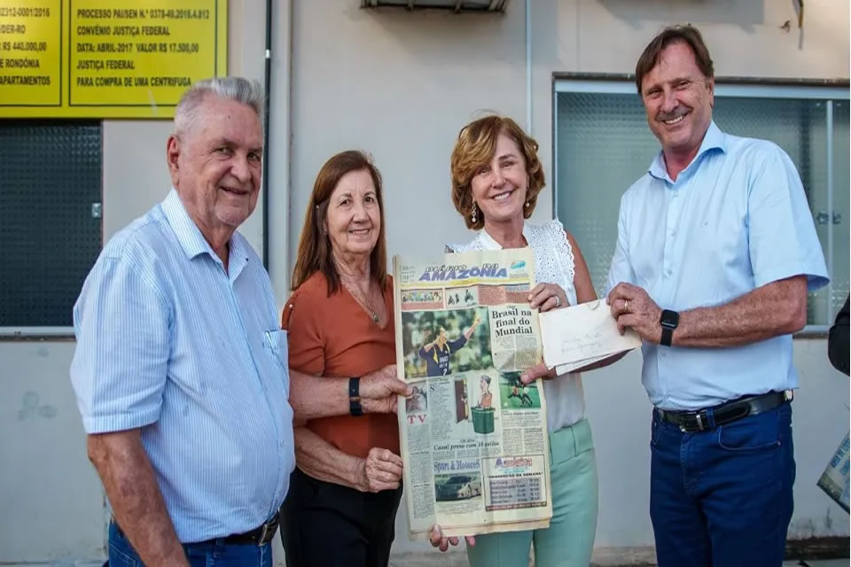 Cápsula do tempo com cartas escritas há mais de 30 anos é aberta em Ji-Paraná