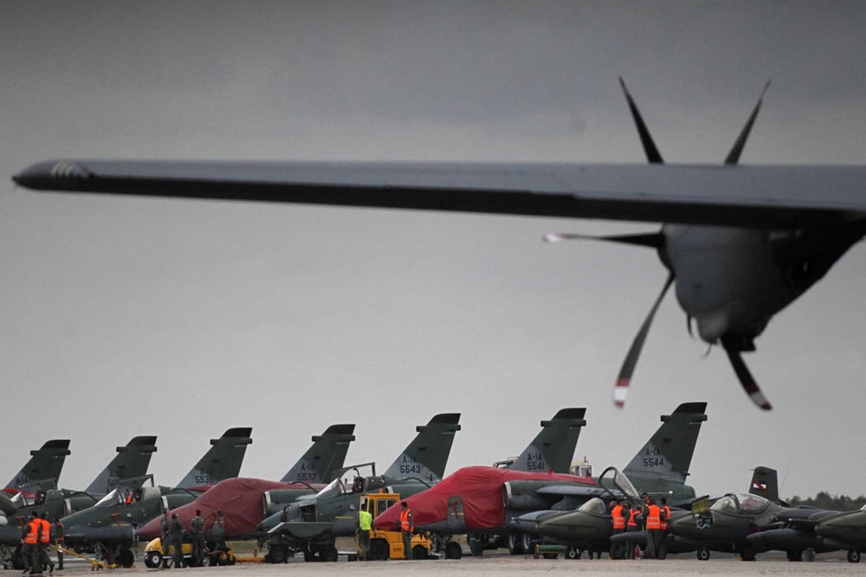 Militares brasileiros vão à Espanha ouvir sargento preso com drogas