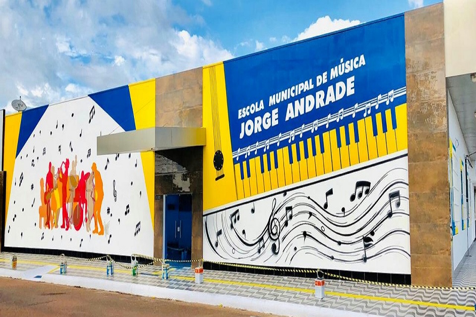 Escola Municipal Jorge Andrade abre inscrições para curso de Canto e Flauta Doce para adultos